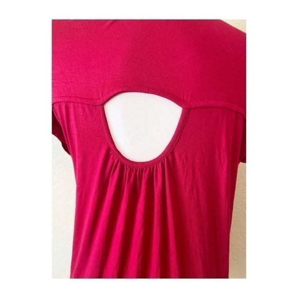 Tempted Hearts Red Tee - Picture 4 of 5